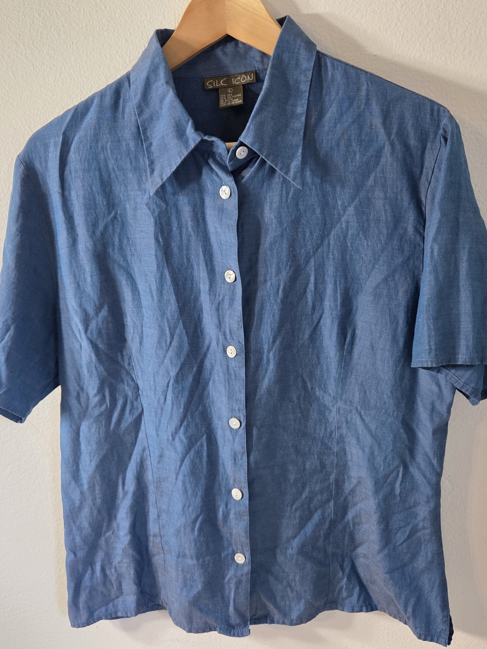 Silk Icon Short-Sleeve Casual Button-Down Shirt in Denim Blue Large Pearl Button